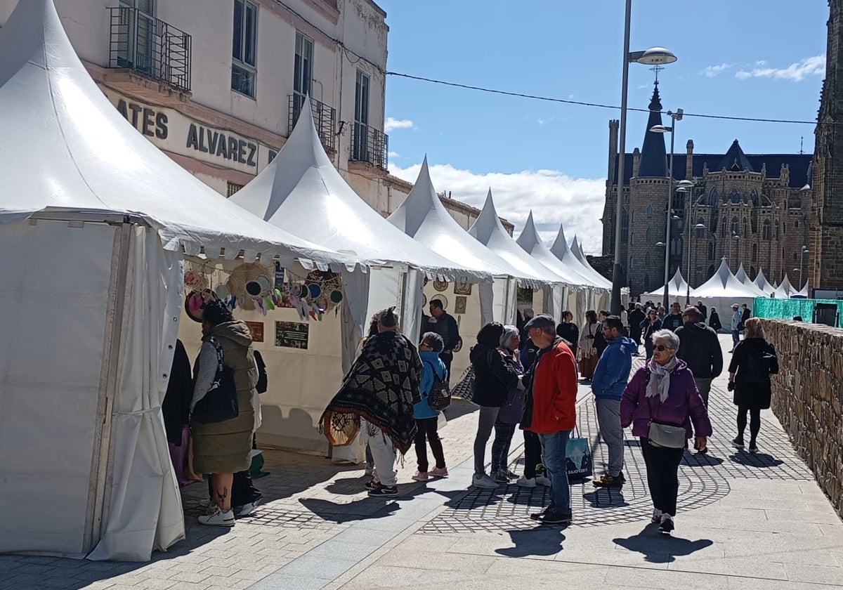 El cambio de ubicación de la Feria esotérica ha sido todo un éxito