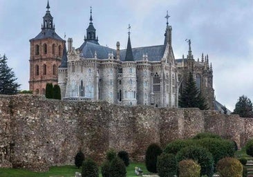 Detenido un hombre en Astorga por agredir a cabezazos a los agentes tras robar una cartera