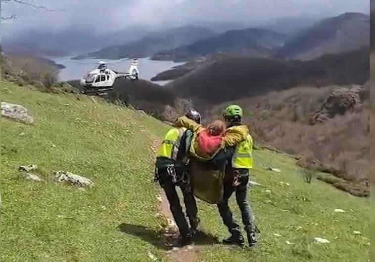 Rescatada una senderista herida en Folgoso de la Ribera