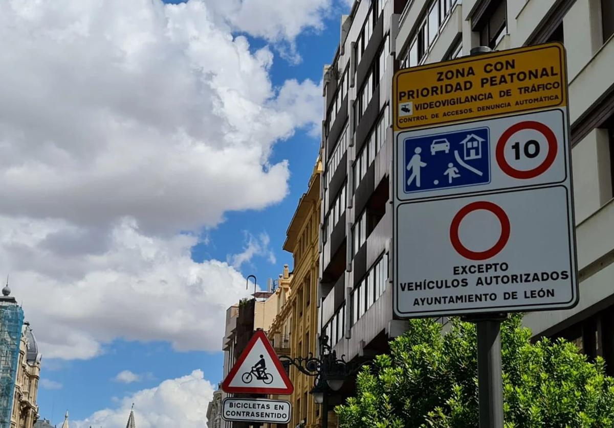 La Zona de Bajas Emisiones de León abarcará centro y ensanche con restricciones de movilidad y sanciones por acceso