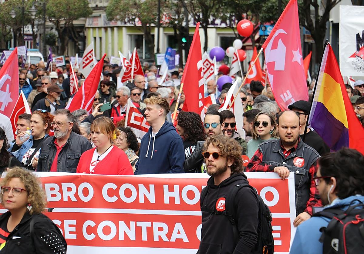 Los trabajadores claman por los derechos conquistados y su protección ...