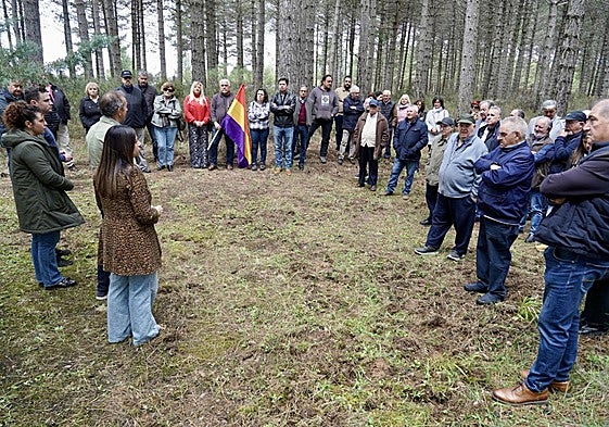 Acto de homenaje en La Robla a las víctimas de la Guerra Civil y la dictadura franquista.