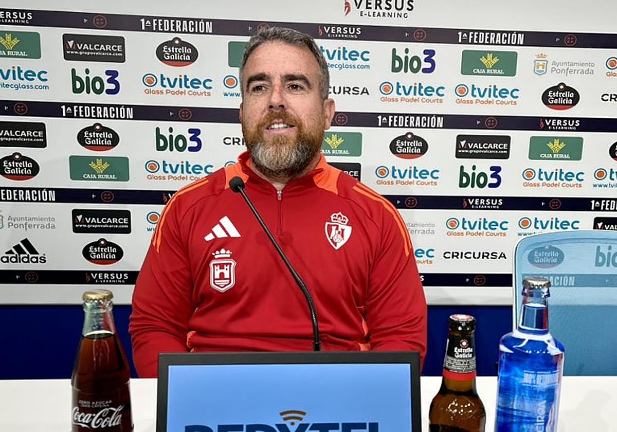 Javi Rey, entrenador de la Deportiva.