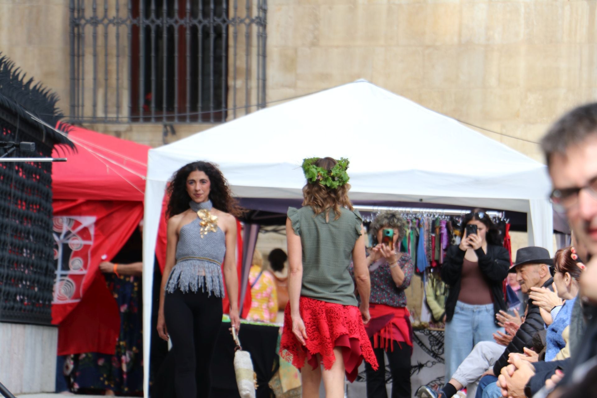 La moda inspirada en los vinos la DO León