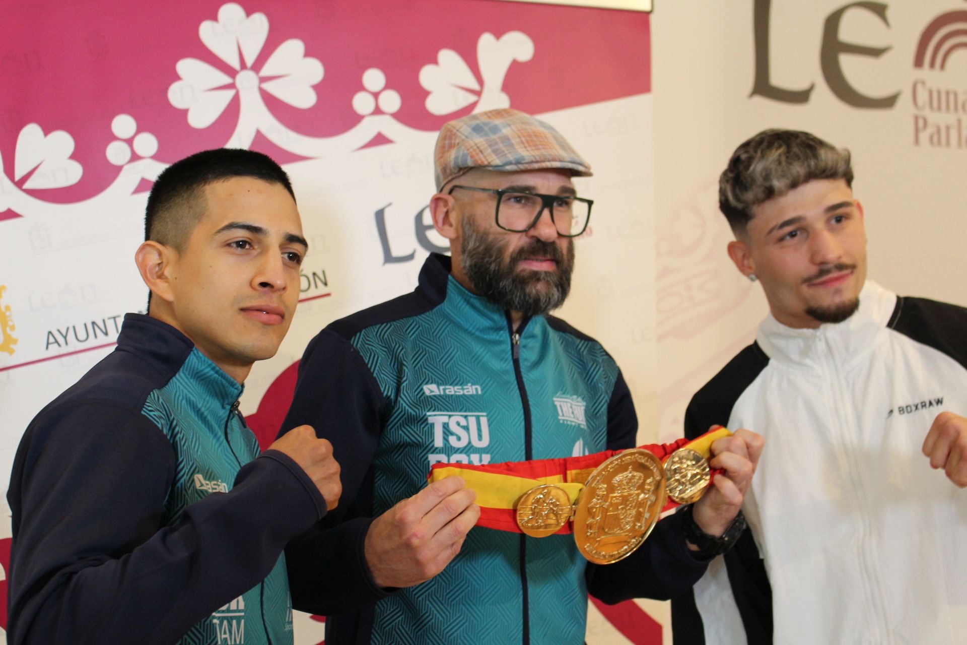 Barrul calienta el combate con Zabala por todo León