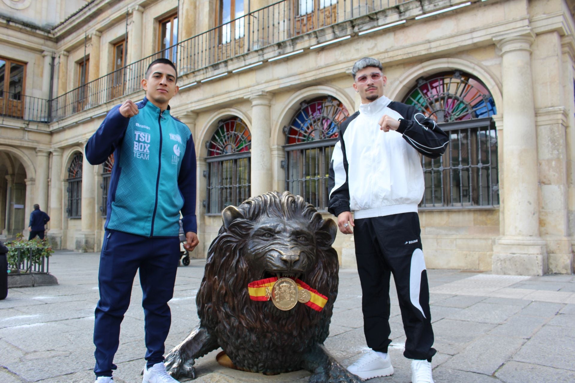 Barrul calienta el combate con Zabala por todo León