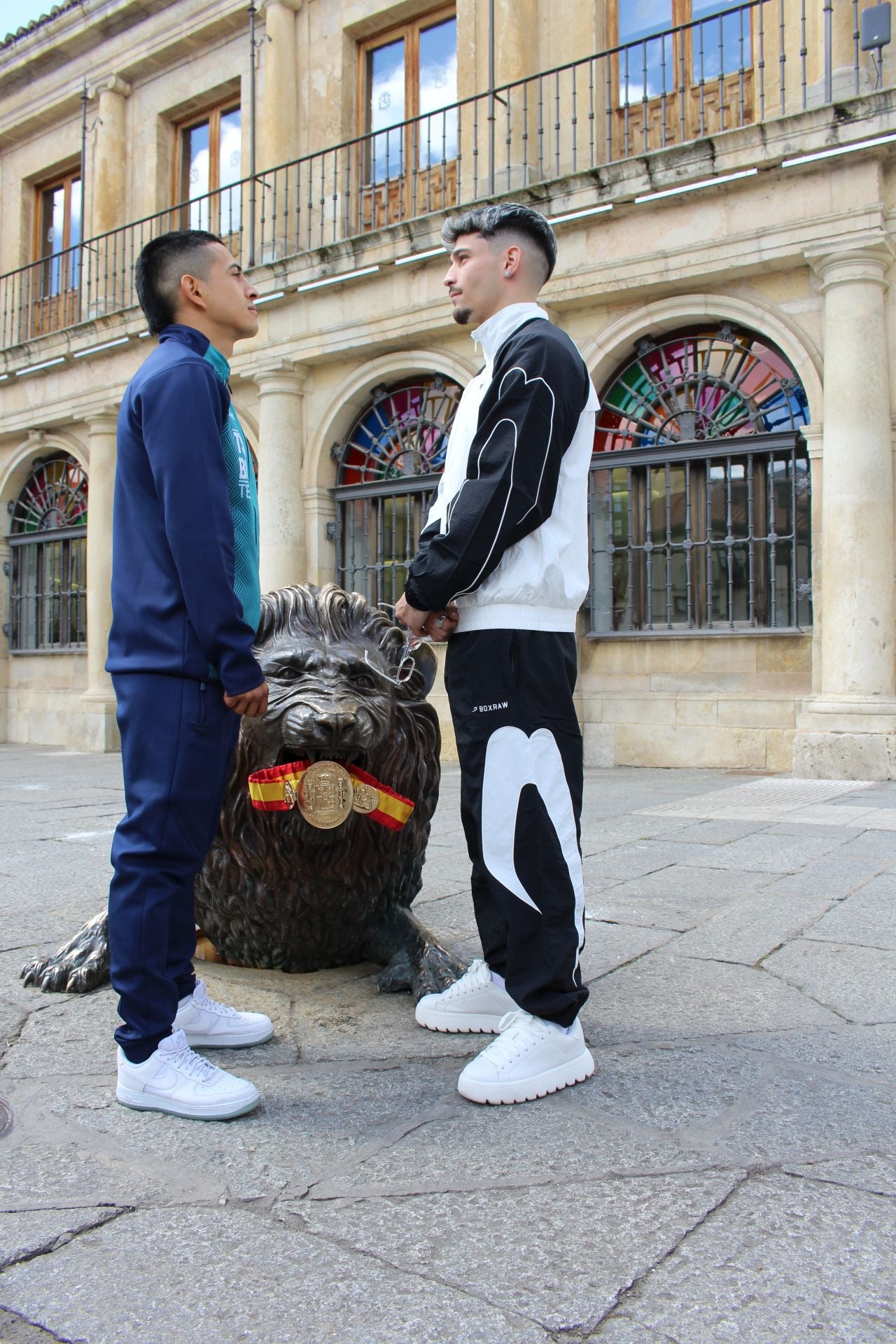 Barrul calienta el combate con Zabala por todo León