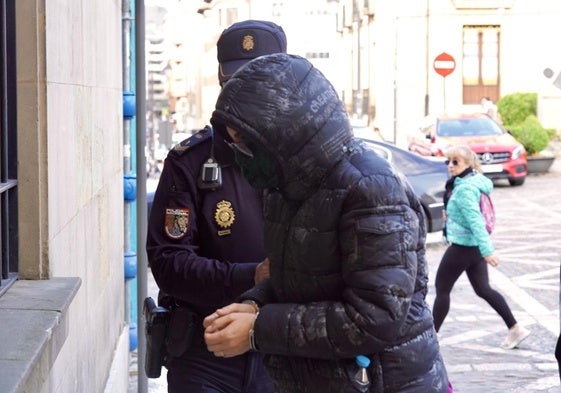 Imagen de la acusada en la primera jornada del juicio.