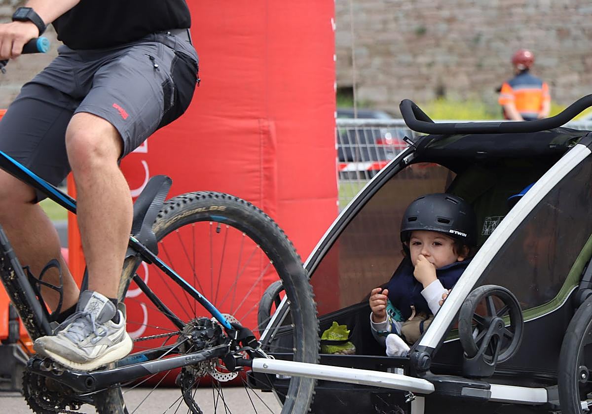 Participantes del Día de la Familia sobre Ruedas de 2024