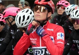 Salida de la séptima etapa de la Vuelta Ciclista a España Femenina 2025 desde La Robla (León).