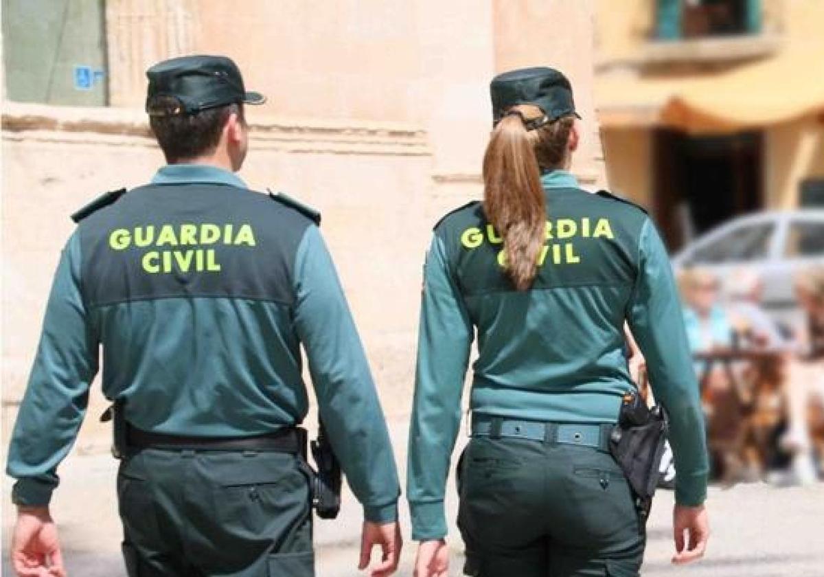 Detienen a un hombre y a una mujer por estafar más de 250.000 euros al anciano al que cuidaban
