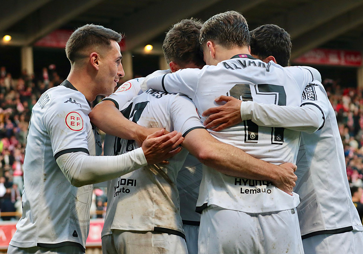 La Cultural celebra el tanto de Samanes ante el Barakaldo