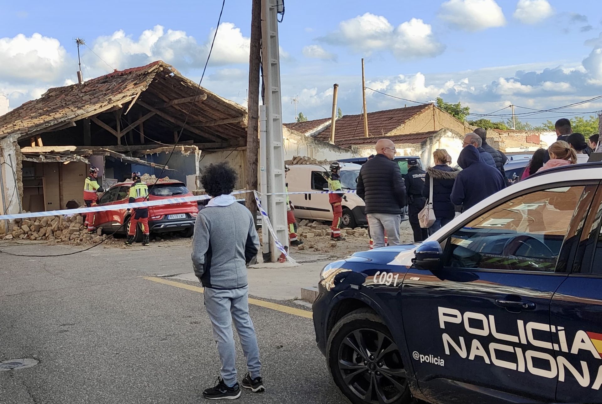 Las imágenes del derrumbe de una casa y un corral en Palencia