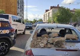 Las imágenes del derrumbe de una casa y un corral en Palencia