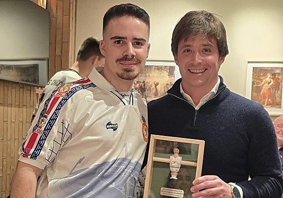 David Díez, en una imagen junto al director deportivo de la Cultural, José Manzanera.