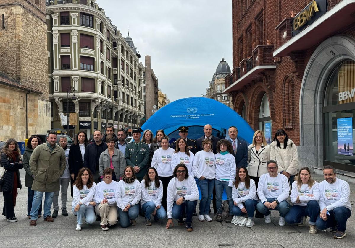 El Colegio de Enfermería de León sale a la calle para reivindicar su profesión