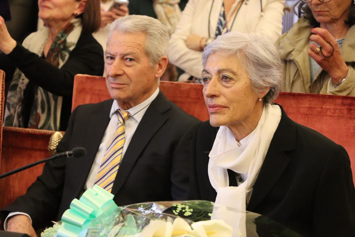 Homenaje a las parejas leonesas que han cumplido 50 y 60 años de casados