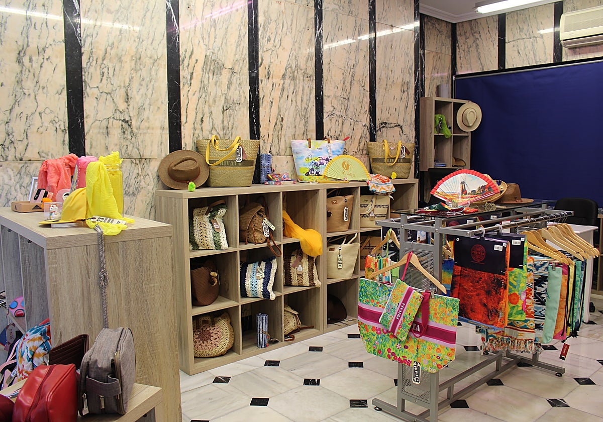 Complementos que se pueden encontrar en la tienda 'Entra'