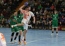 Imagen del duelo de ida entre Abanca Ademar y Anaitasuna