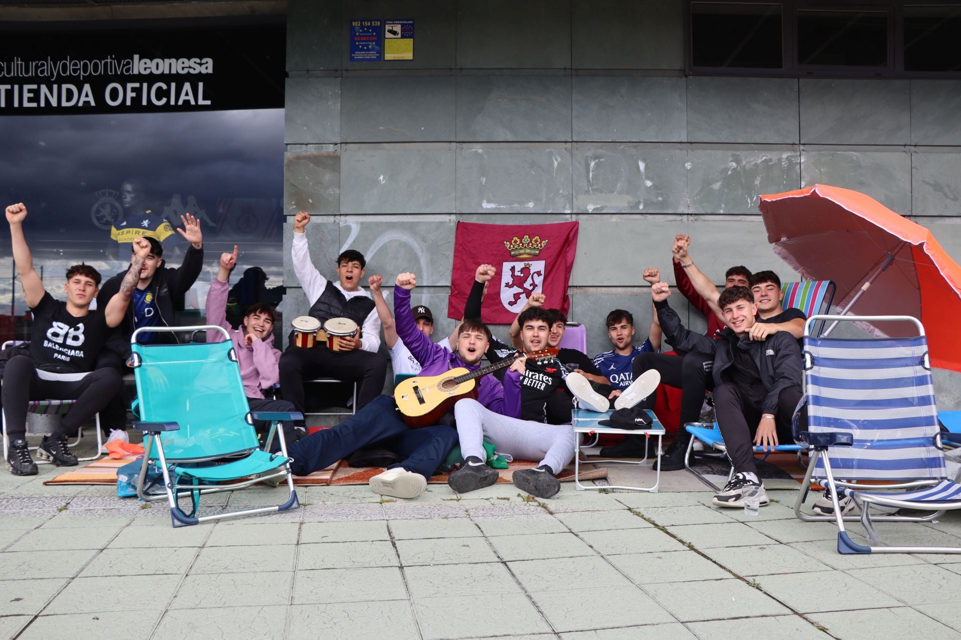 16 horas de espera por unas entradas para el Ponferradina-Cultural