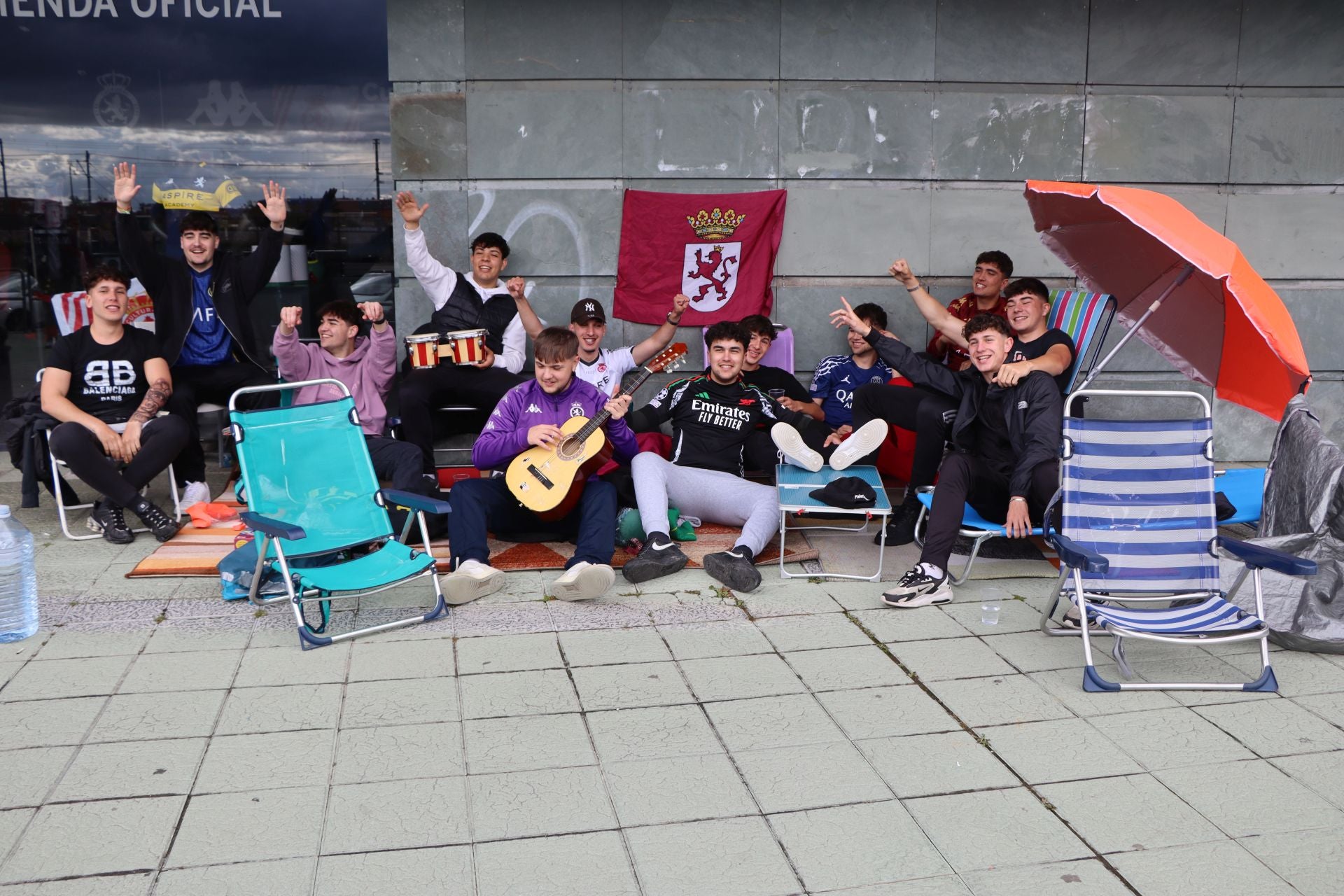 16 horas de espera por unas entradas para el Ponferradina-Cultural
