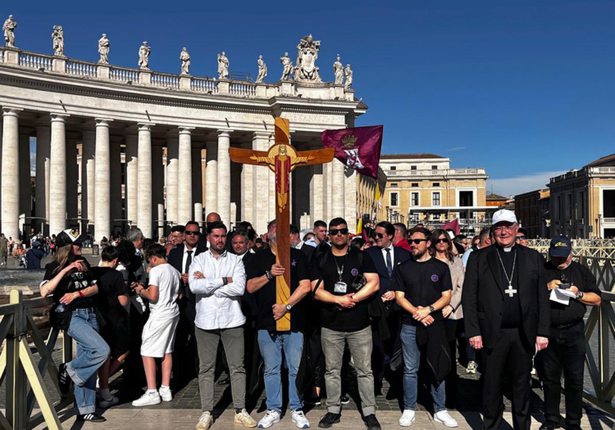 Un millar de devotos del Nazareno de León peregrinan en San Pedro del Vaticano