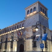 Fachada de la Diputación de León.