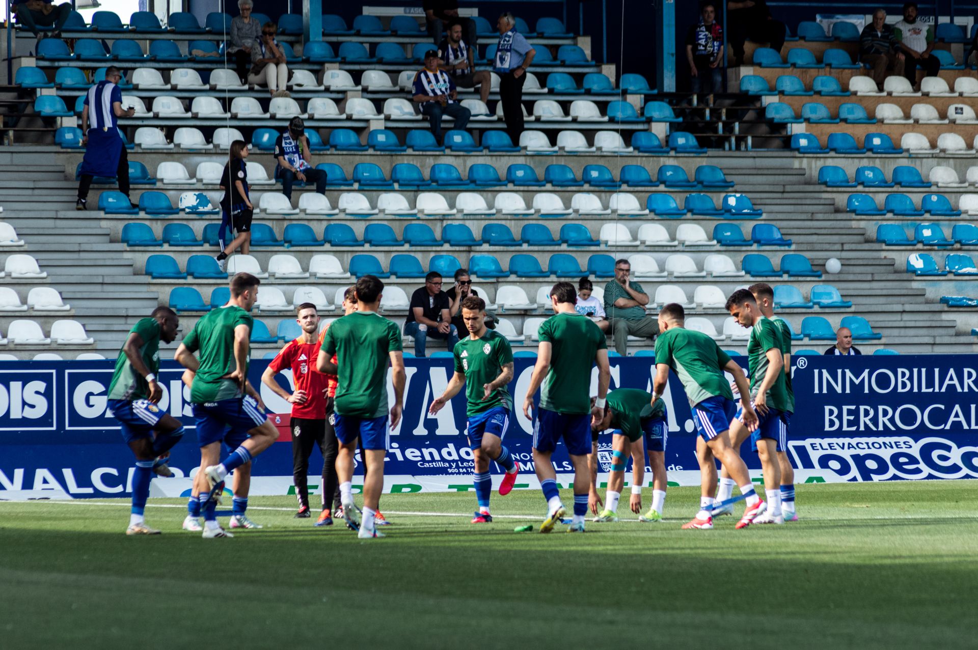 Las mejores imágenes del derbi entre Ponferradina y Cultural