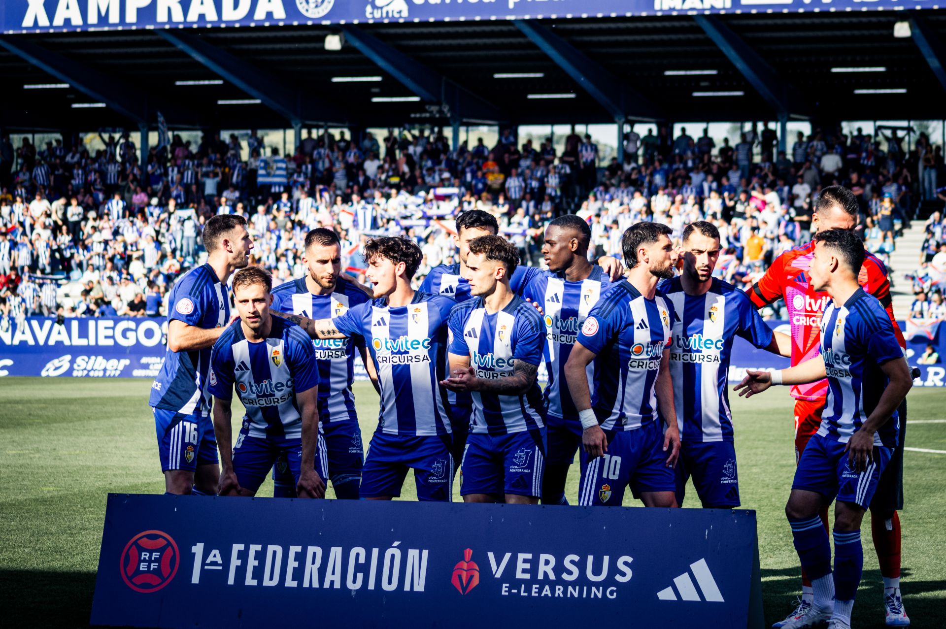 Las mejores imágenes del derbi entre Ponferradina y Cultural