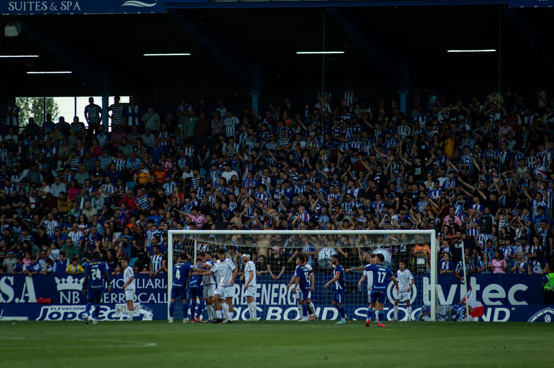 Las mejores imágenes del derbi entre Ponferradina y Cultural