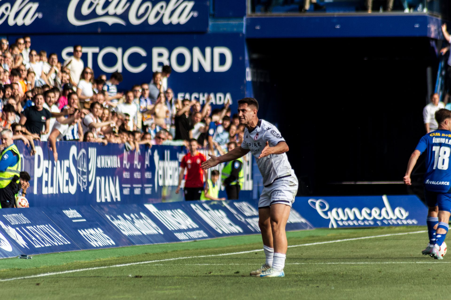 Las mejores imágenes del derbi entre Ponferradina y Cultural
