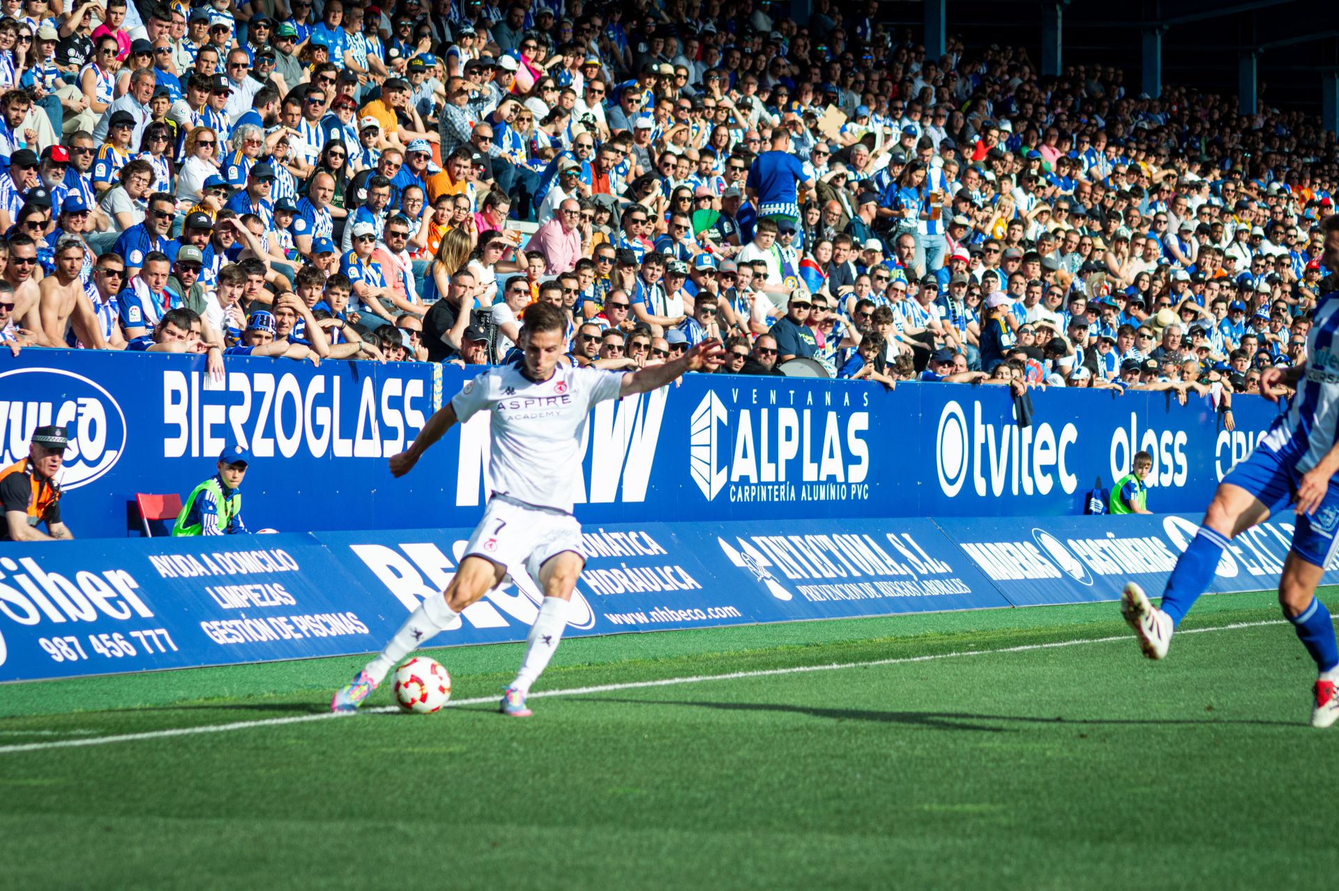 Las mejores imágenes del derbi entre Ponferradina y Cultural