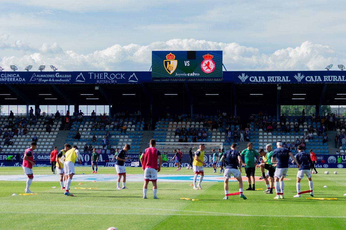 Las mejores imágenes del derbi entre Ponferradina y Cultural