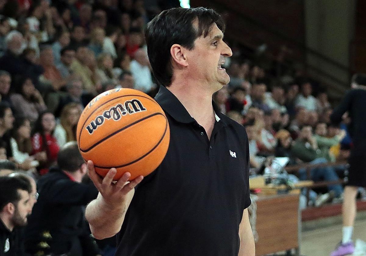 Luis Castillo, entrenador de la Cultural.