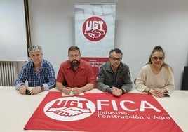 Rueda de prensa de los responsables de FICA UGT en León.