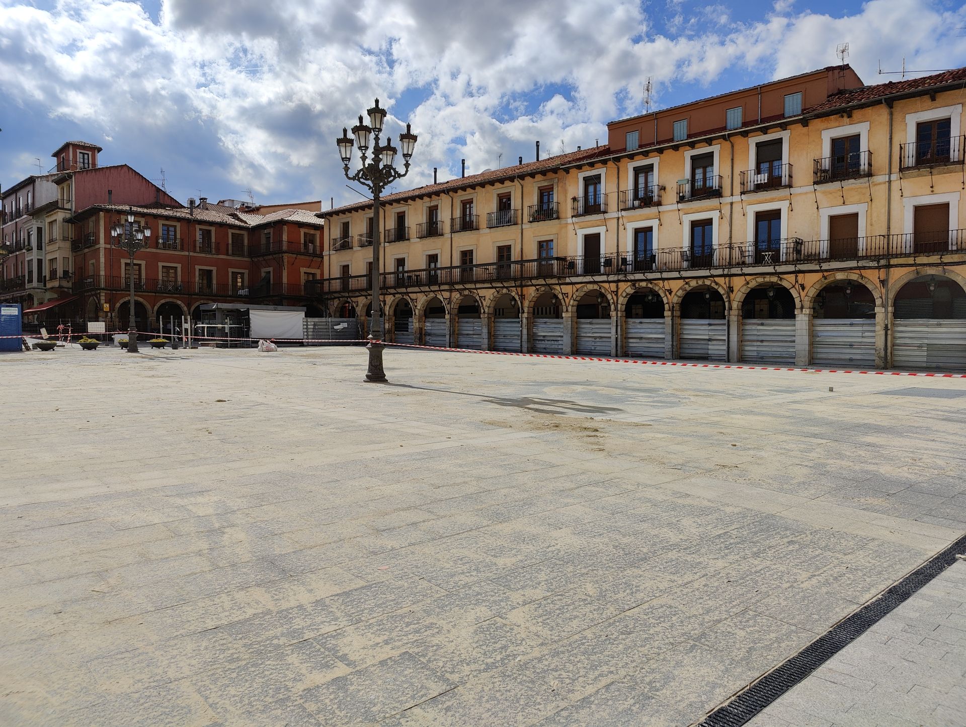 Comienza la tercera fase de las obras en la plaza Mayor de León