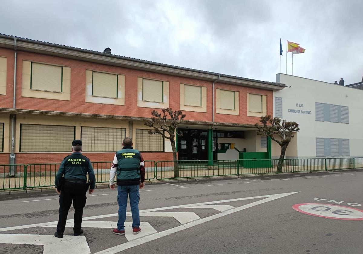 Un detenido por robar material informático en un colegio de León