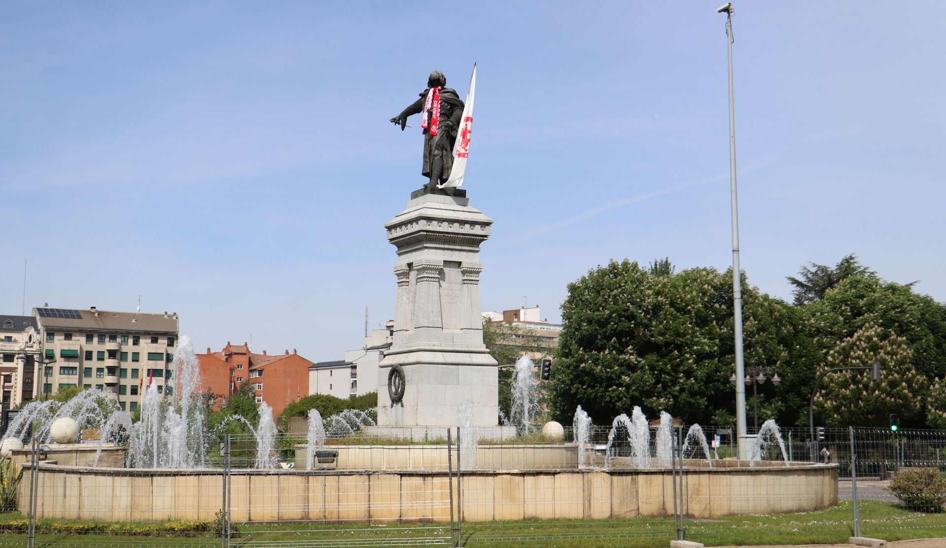 Guzmán se viste de la Cultural