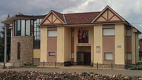 «Creen que el ayuntamiento es suyo» frente a «tan mal no lo habré hecho»: enfrentamiento en Rioseco de Tapia