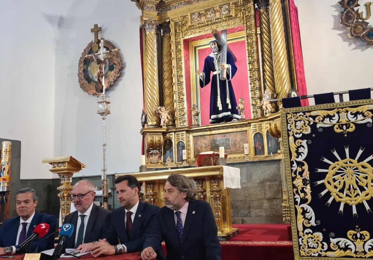 Rueda de prensa en la capilla de Santa Nonia.