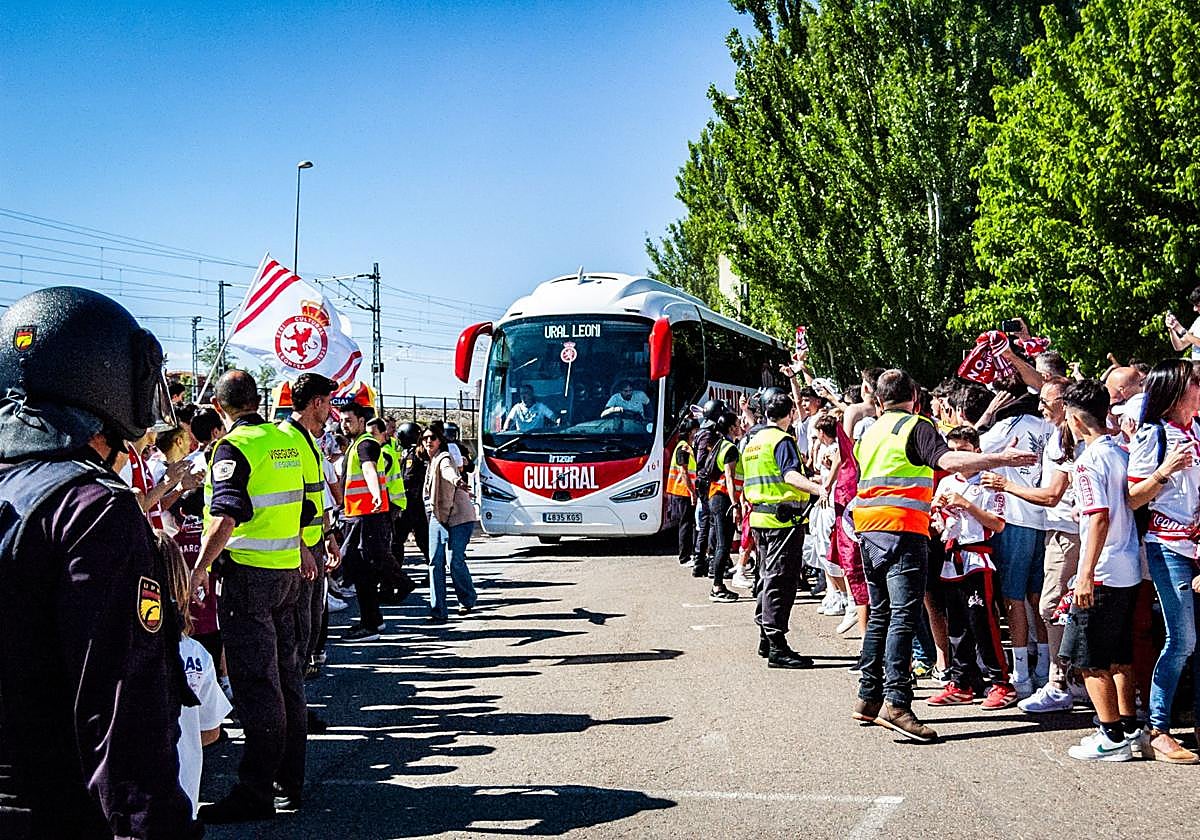 Las imágenes del recibimiento a los jugadores de la Cultural