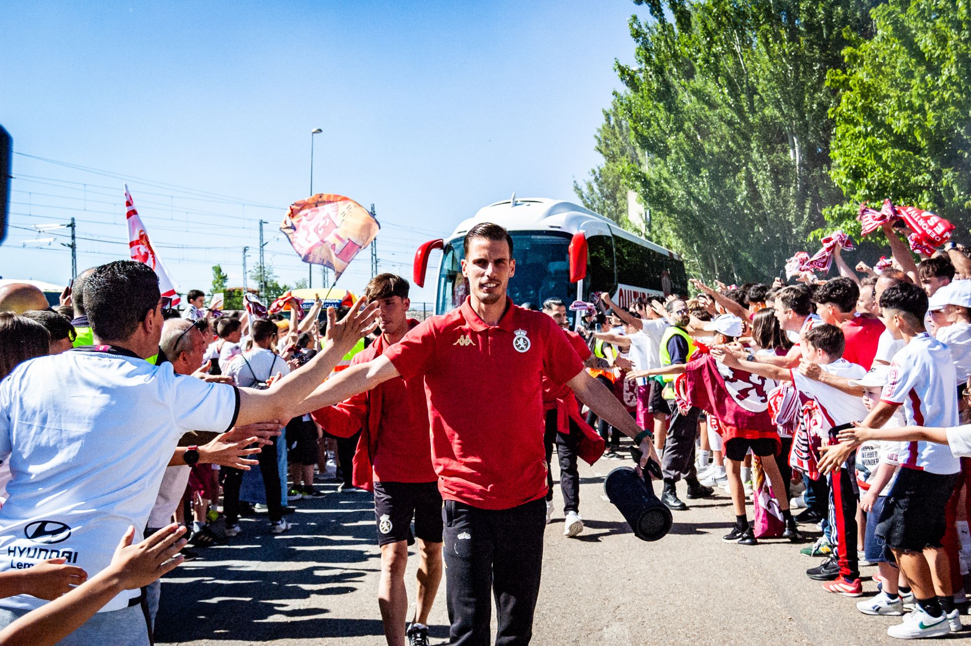 Las imágenes del recibimiento a los jugadores de la Cultural