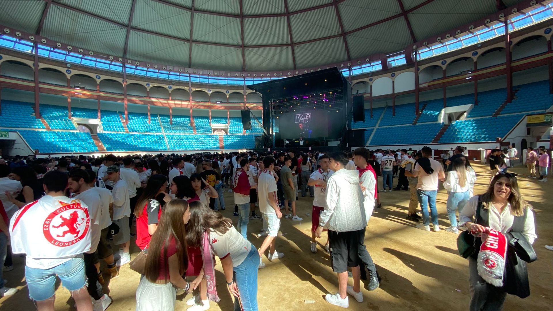 La plaza de Toros de León vibra con la Cultural