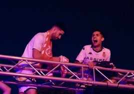 La céntrica fuente ha sido el escenario de los festejos del ascenso a Segunda del equipo de la capital leonesa