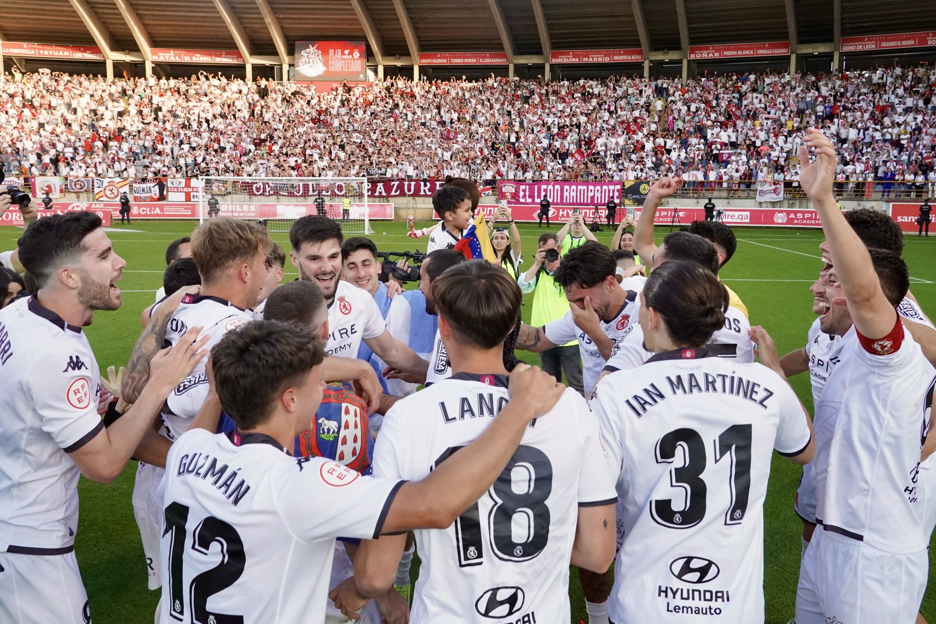 Así vivió el Reino de León el ascenso, en imágenes