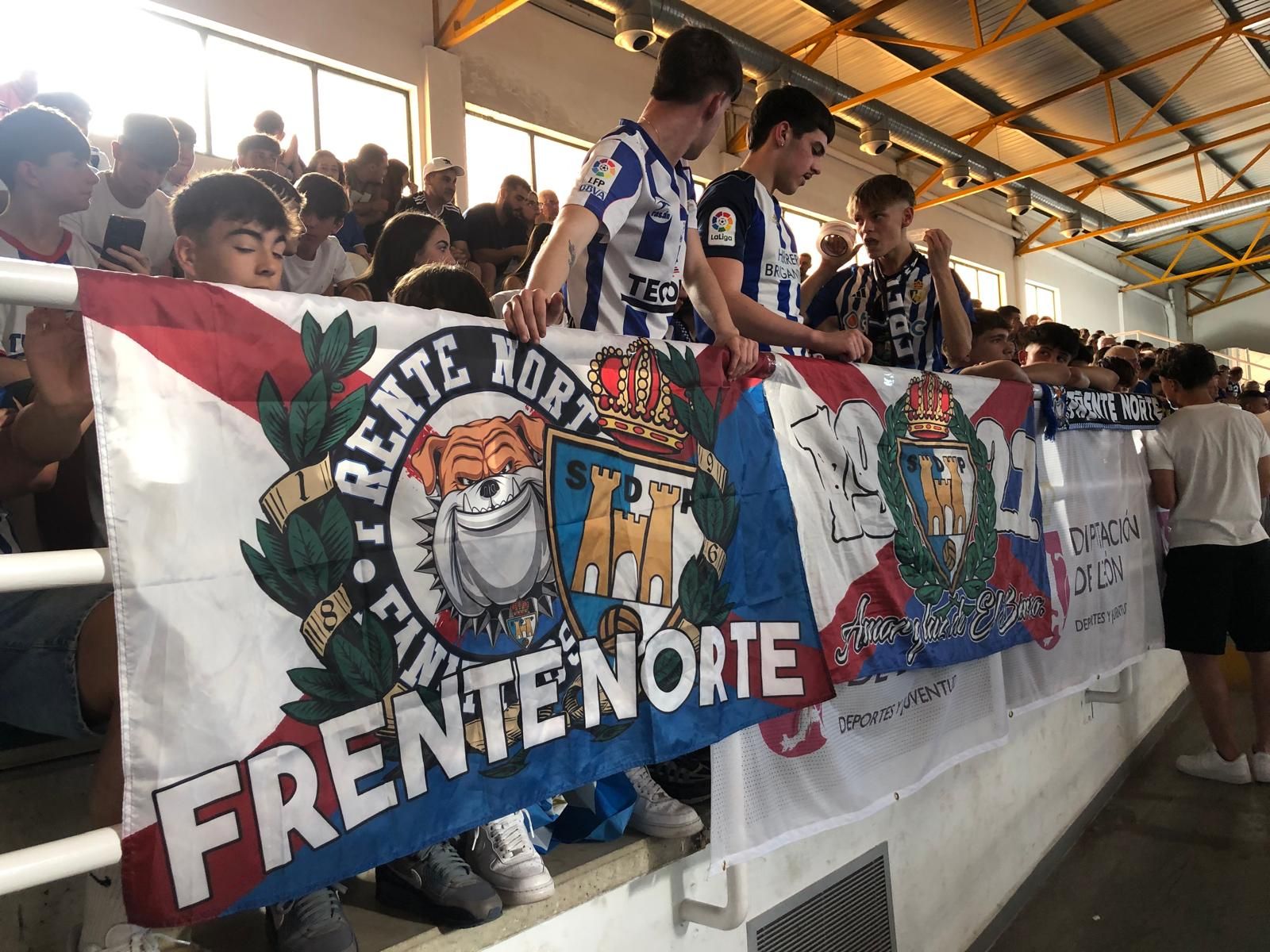 La afición de la Ponferradina sufre a pesar de la victoria