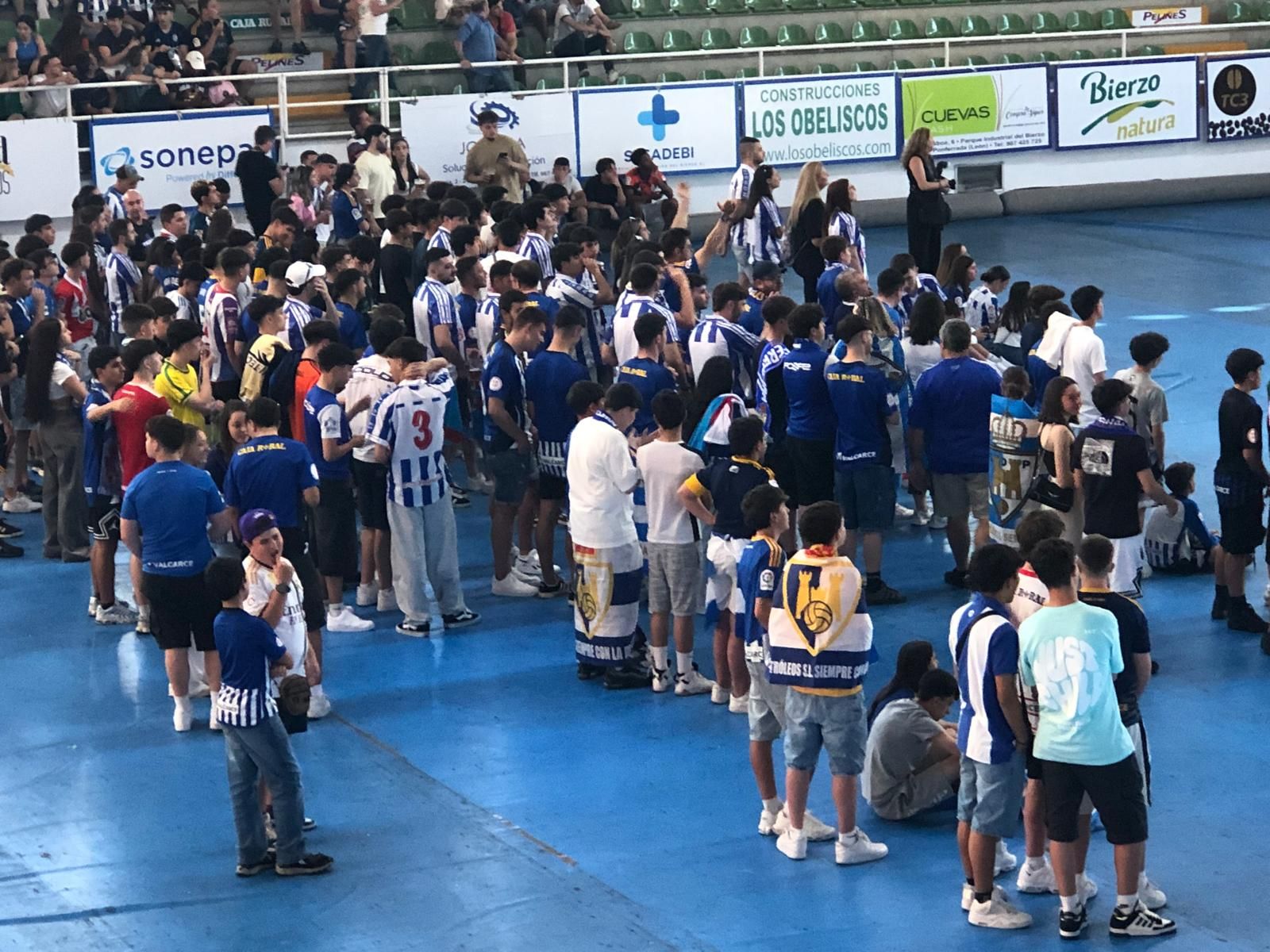 La afición de la Ponferradina sufre a pesar de la victoria