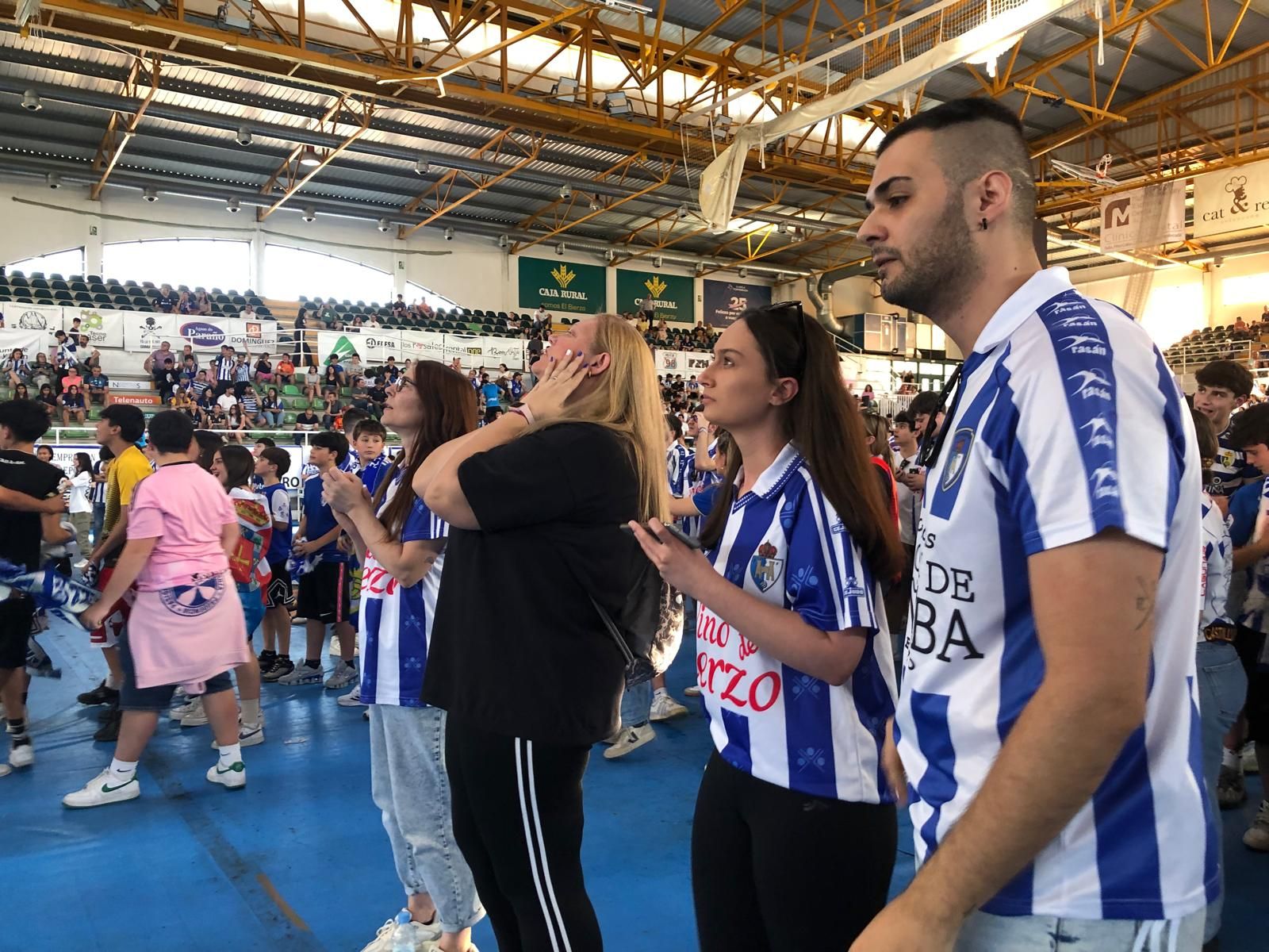 La afición de la Ponferradina sufre a pesar de la victoria