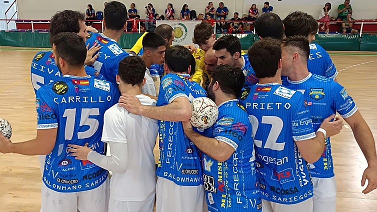 El Balonmano Sariegos hace los deberes por el ascenso pero tendrá que esperar una posible invitación