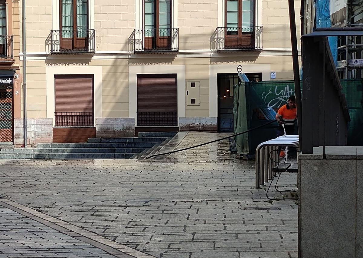 Imagen secundaria 1 - El centro de León, en perfectas condiciones tras la fiesta por el ascenso de la Cultural.